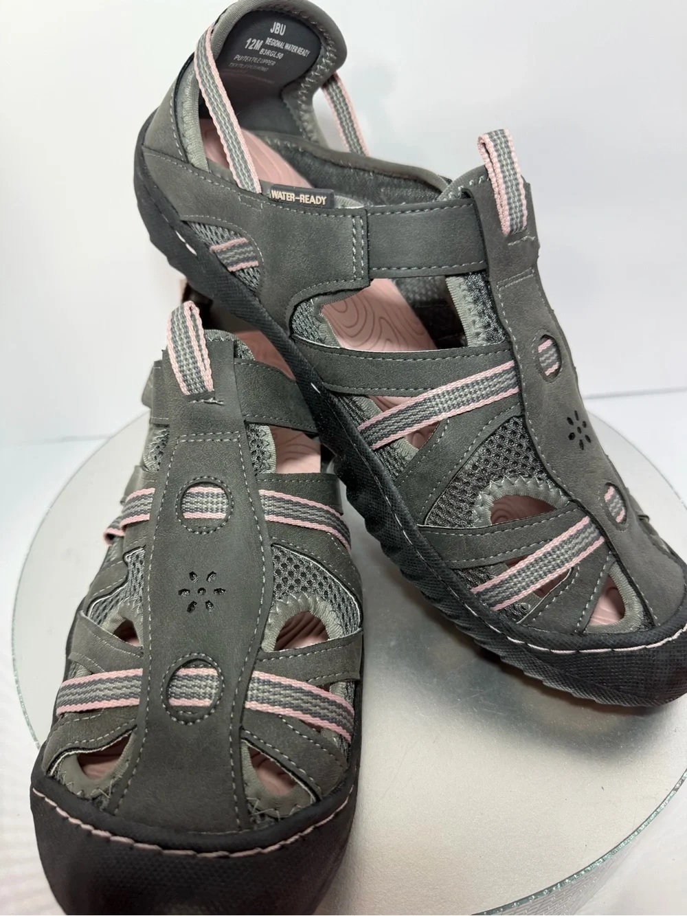 Women Closed-Toe Active Sandal in Gray with Pink Trim size 12 NWT